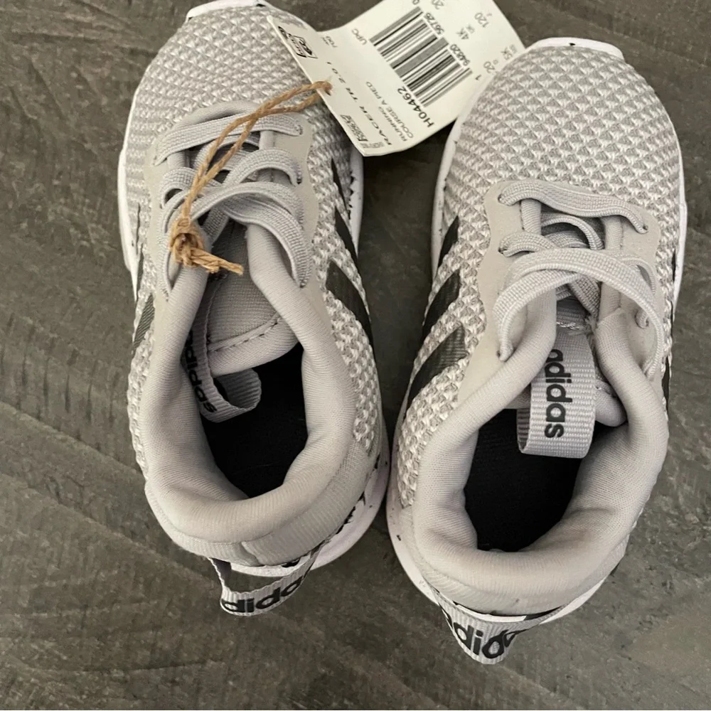 Adidas baby toddler Light Gray Sneakers NEW - Picture 4 of 6